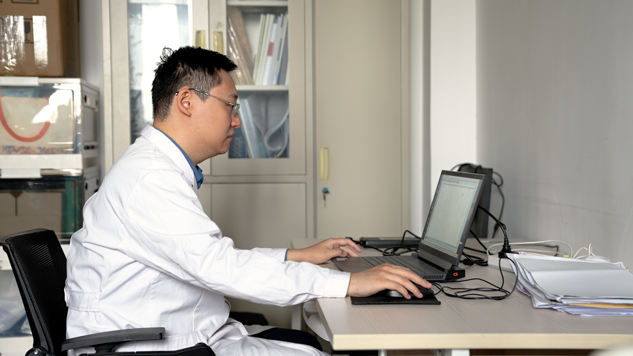 Machine Learning-Based Cough Tone Classification: Diagnostic Exploration of Chronic Obstructive Pulmonary Disease and Respiratory Tract Infections