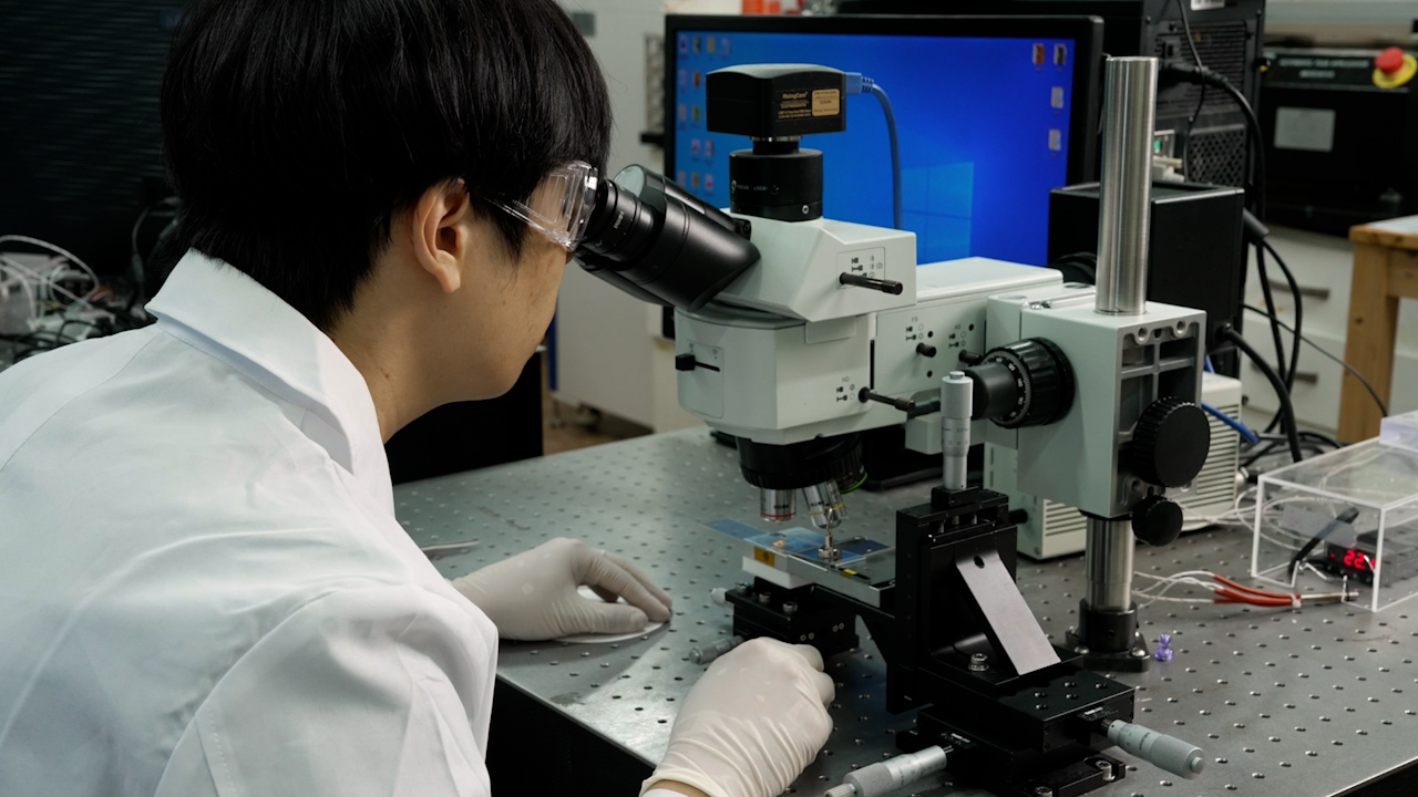 Residue-Free Fabrication of van der Waals Heterostructures of Two-Dimensional Materials