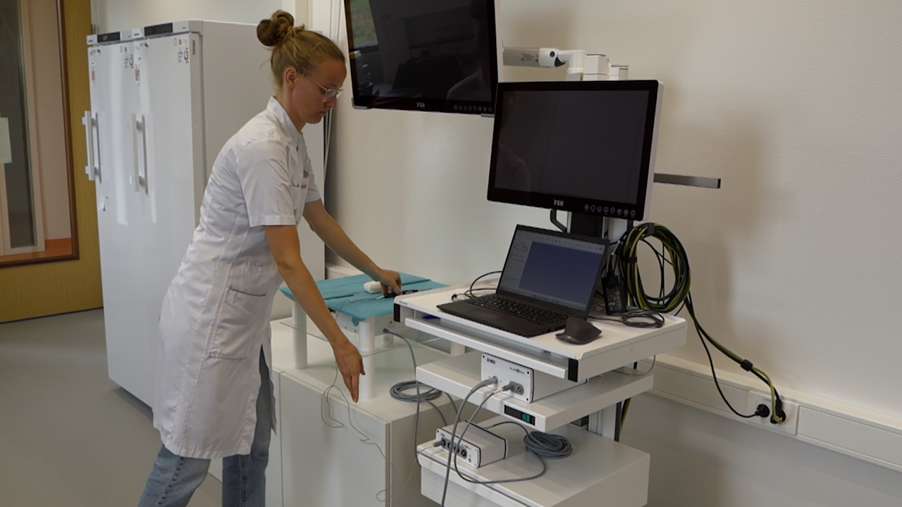 Technical Approach for Infrared Tracking for Soft Tissue Navigation with a Holographic Head-Mounted Display and Preclinical Validation