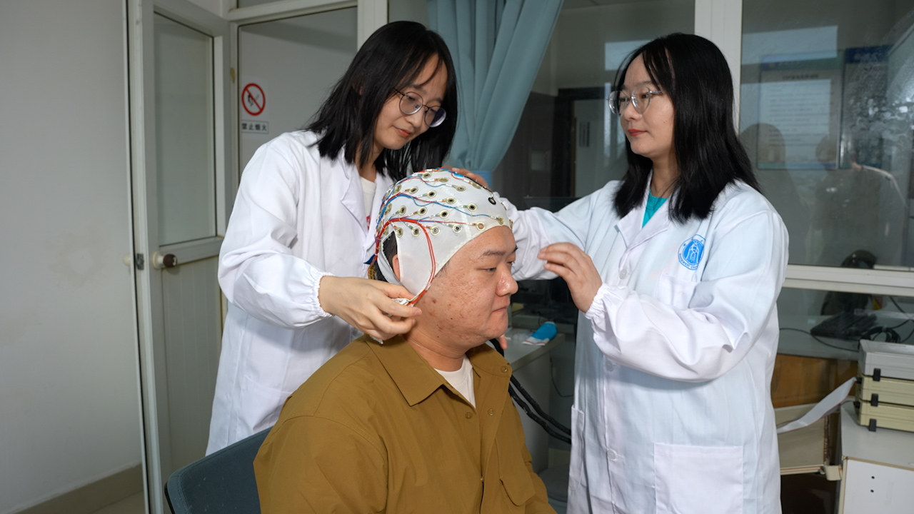 The Combination of Transcranial Alternating Current Stimulation and Electroencephalogram