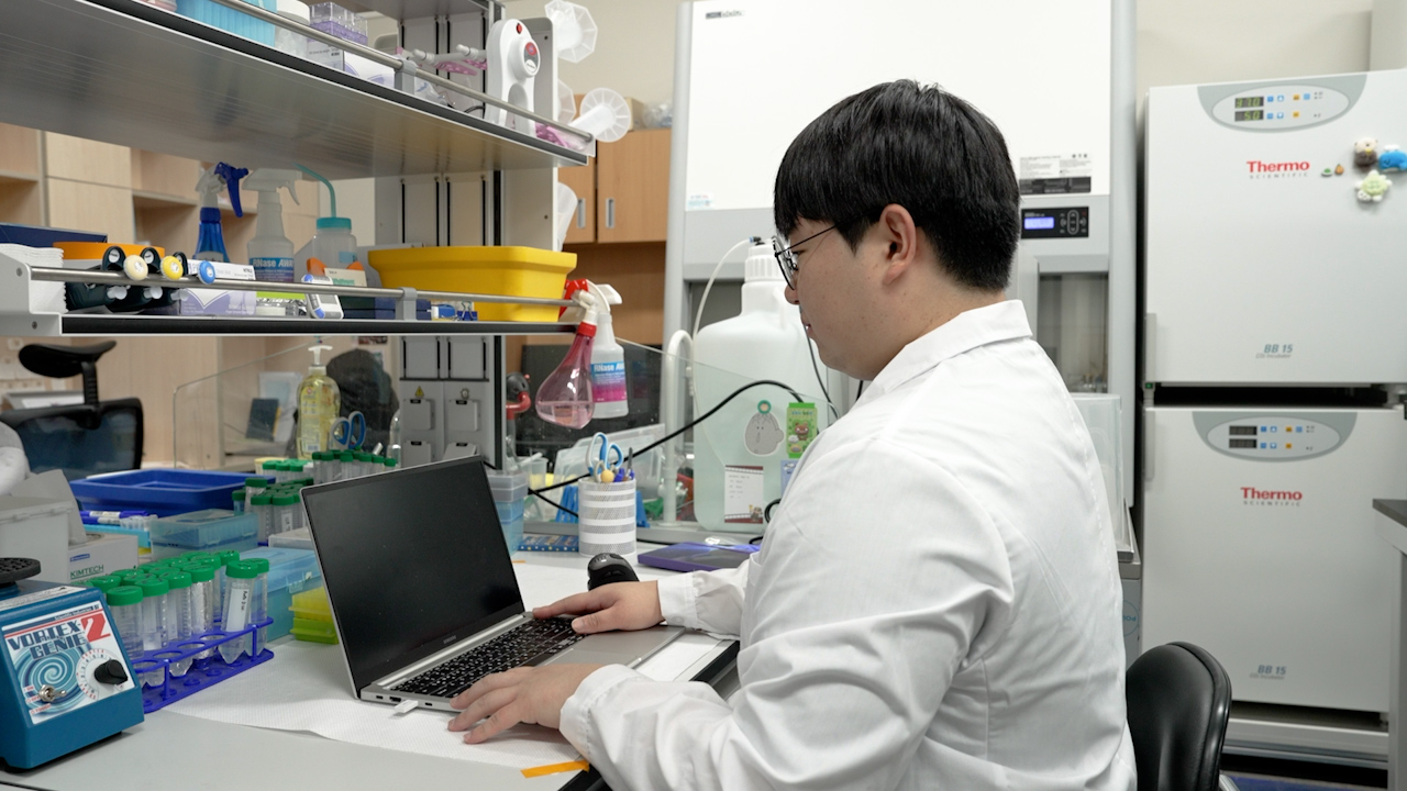 A Computational Pipeline for Intergenic/Intragenic Enhancer RNA Quantification in Mouse Embryonic Stem Cells