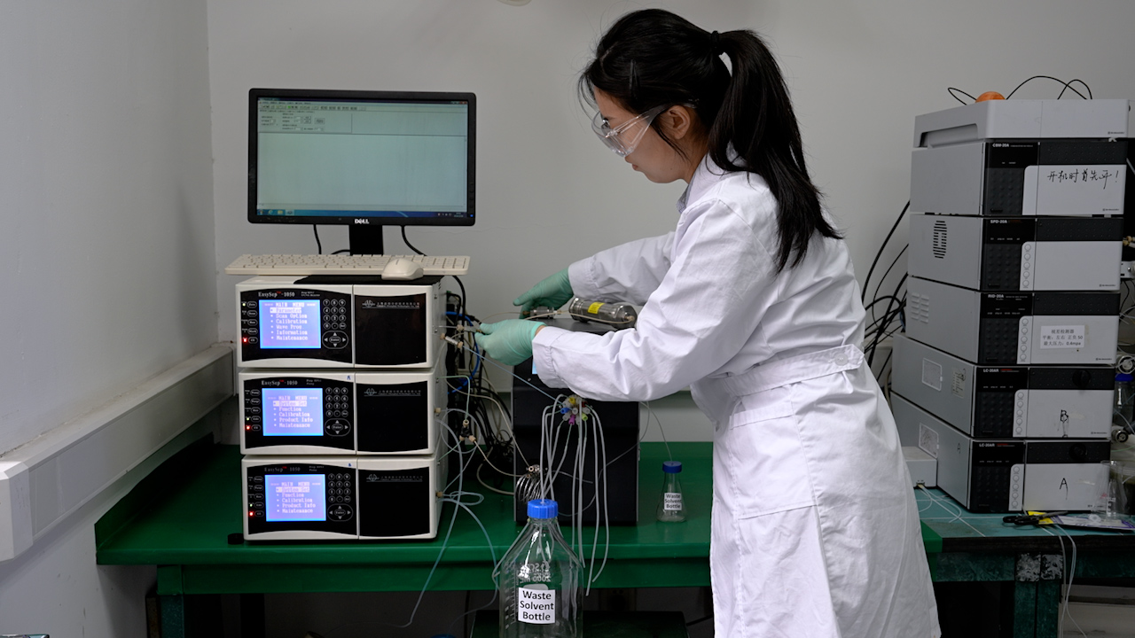 Automated HPLC Separation Using LC-mate: An Integrated Repetitive Autosampler and Fraction Collector for Microscale Purification